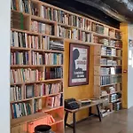Hotel The Literary Man