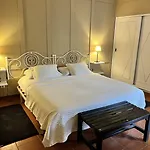 The Literary Man Hotel Óbidos