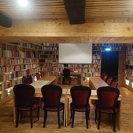 Отель The Literary Man