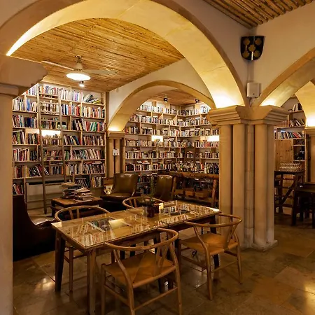 Отель The Literary Man 4*